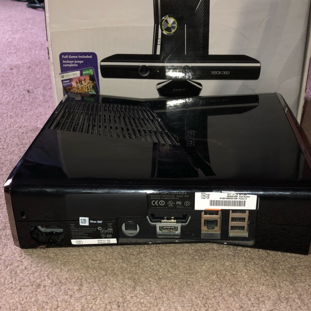 Xbox 360 Kinect special edition 250 GB - Picture 4 of 7
